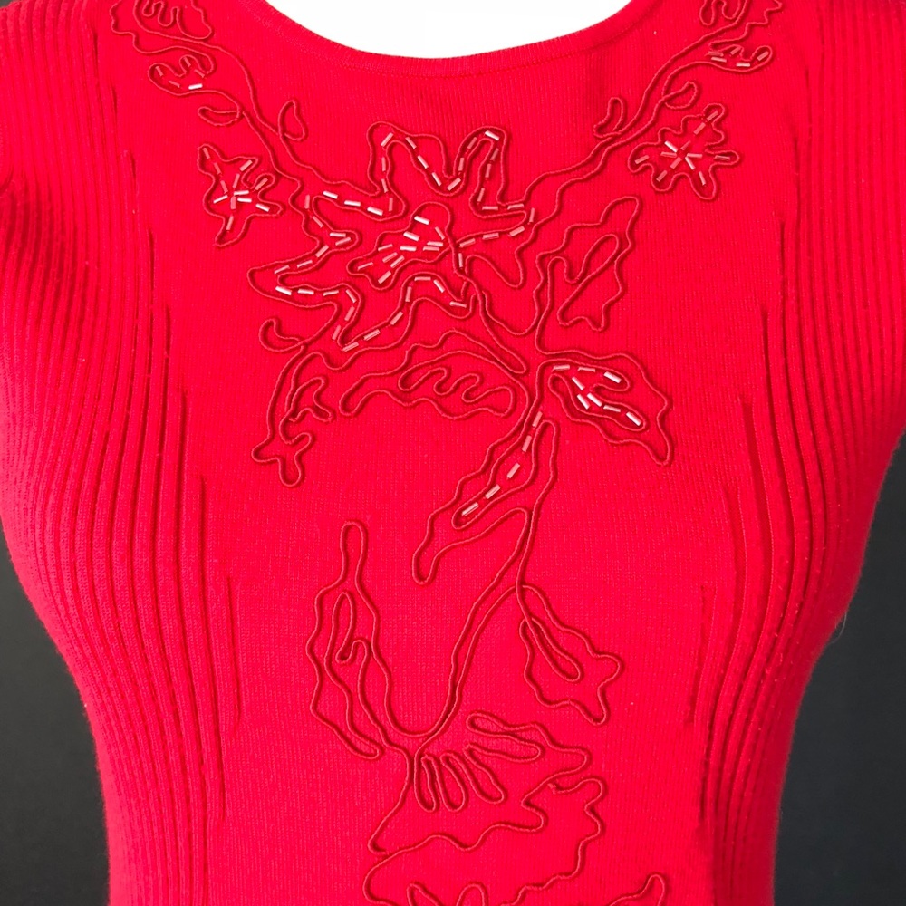 Valerie Stevens Red Sleeveless Sweater. - Picture 3 of 8
